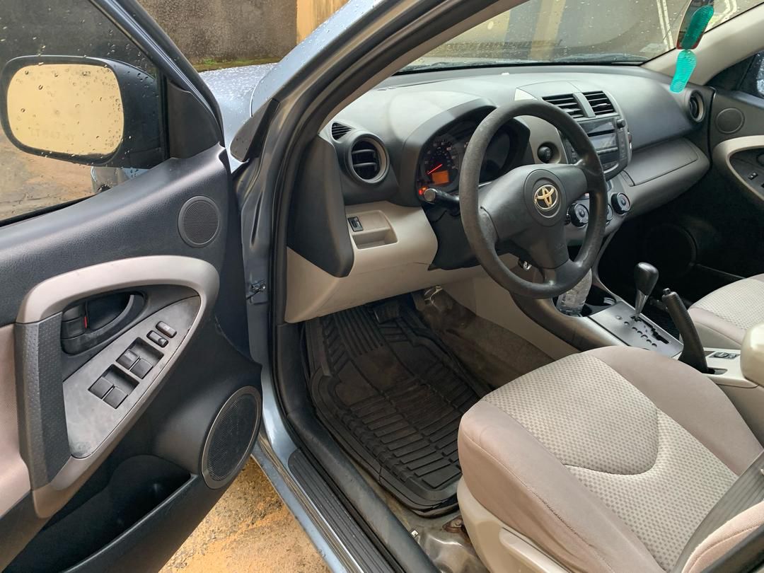 Toyota RAV4 vue avant