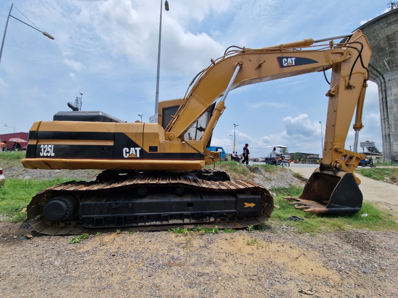 CAT 325L moteur