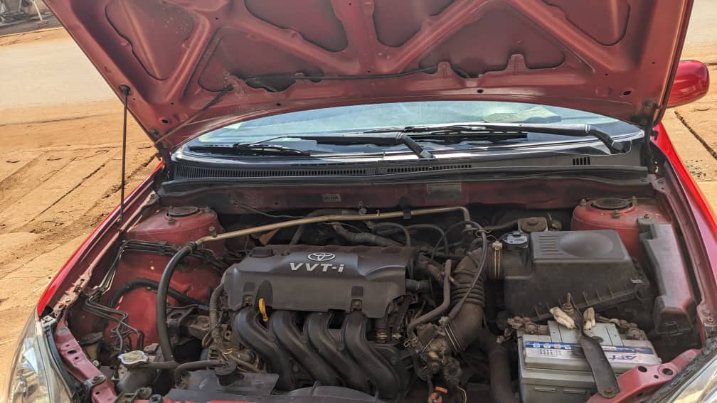 Toyota Runx intérieur